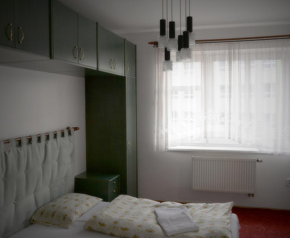 Harmony Hall Apartments Hradec Kralove Luaran gambar